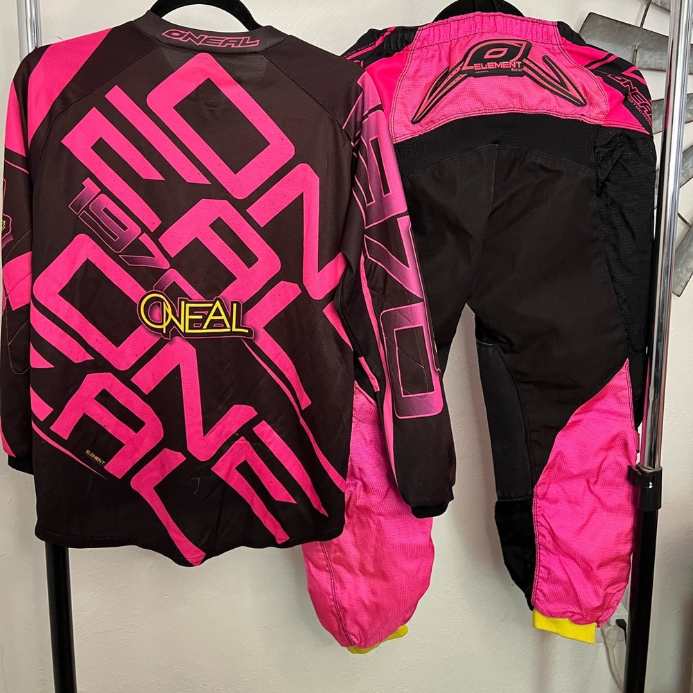 O’Neil Riding Set - Picture 2 of 4